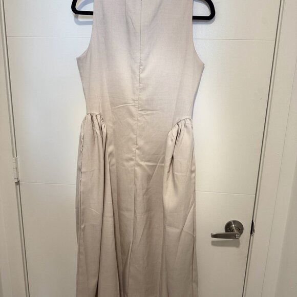 Hollow Out A Line Sleeveless Midi Dress - Picture 6 of 7